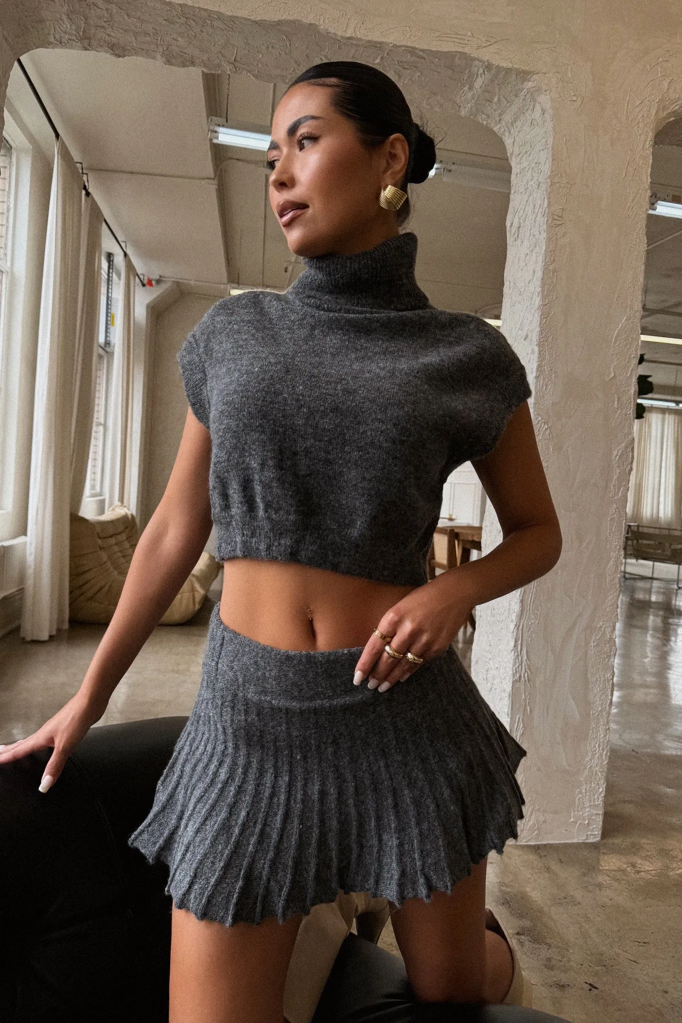 Anslie Turtle Neck Crop Top - Grey